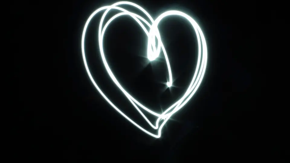 Sex Dating Amstetten: ein mit Licht gemaltes Herz