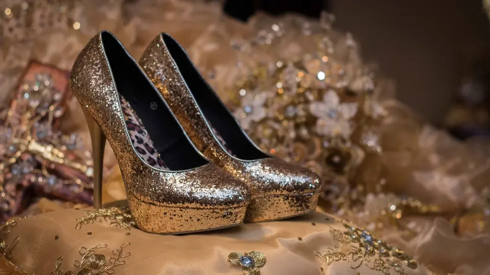 Sex Dating Lustenau: glitzernde High Heels