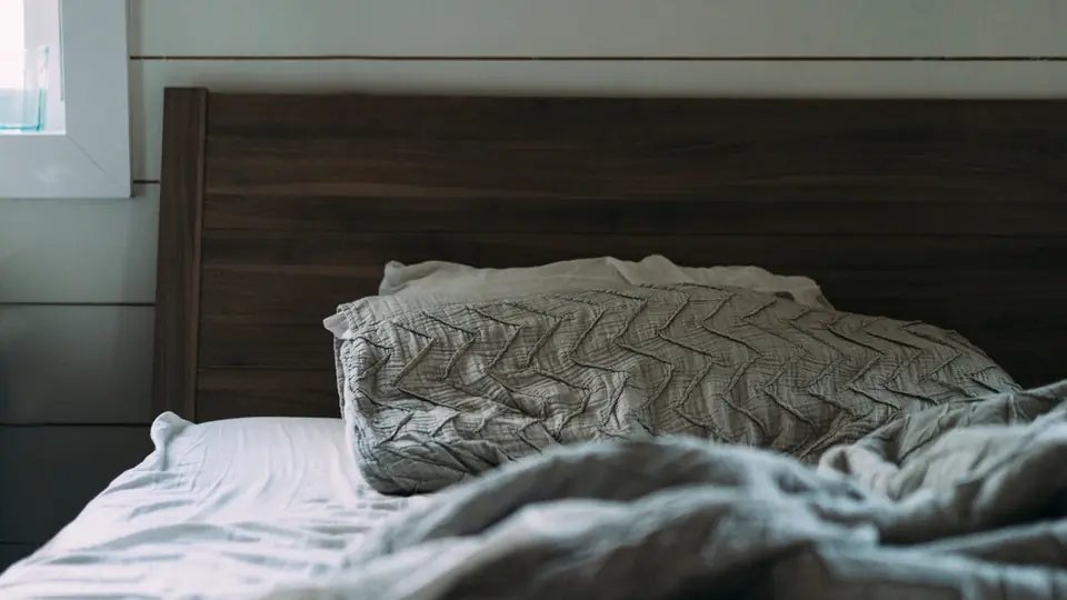Sex Dating Niederösterreich: zerwühlte Bettwäsche in einem ruhigen Schlafzimmer